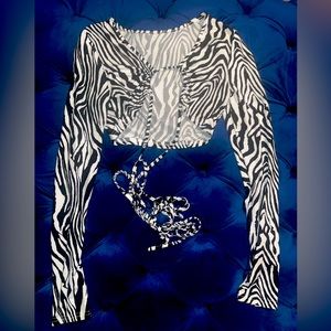 Long sleeve Zebra print tie up crop top. Size medium.